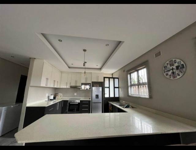 3 BEDROOM HOUSE FOR SALE IN UMLAZI G